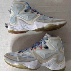 Nike LeBron 13 Christmas Basketball Shoes Mens Sz 9.5 White Blue Athletic Traine