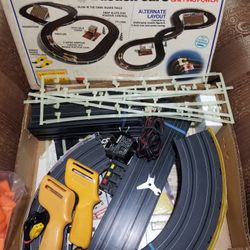 Vintage 1970’s Aurora AFX Set With Extra Tracks