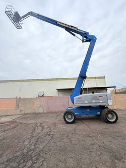 BOOM LIFT 