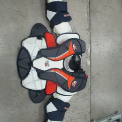 Used Vaughn 7500 Senior Hockey Goalie Chest Protector Size Medium
