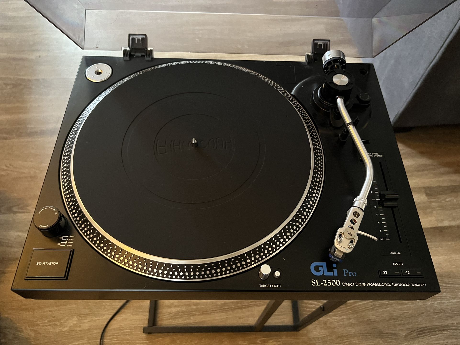 GLi Pro SL-2500 Turntable With Shure M97x Cartridge
