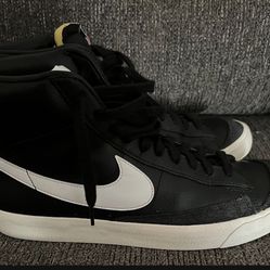 nike MId ‘77 VNTG Size 11