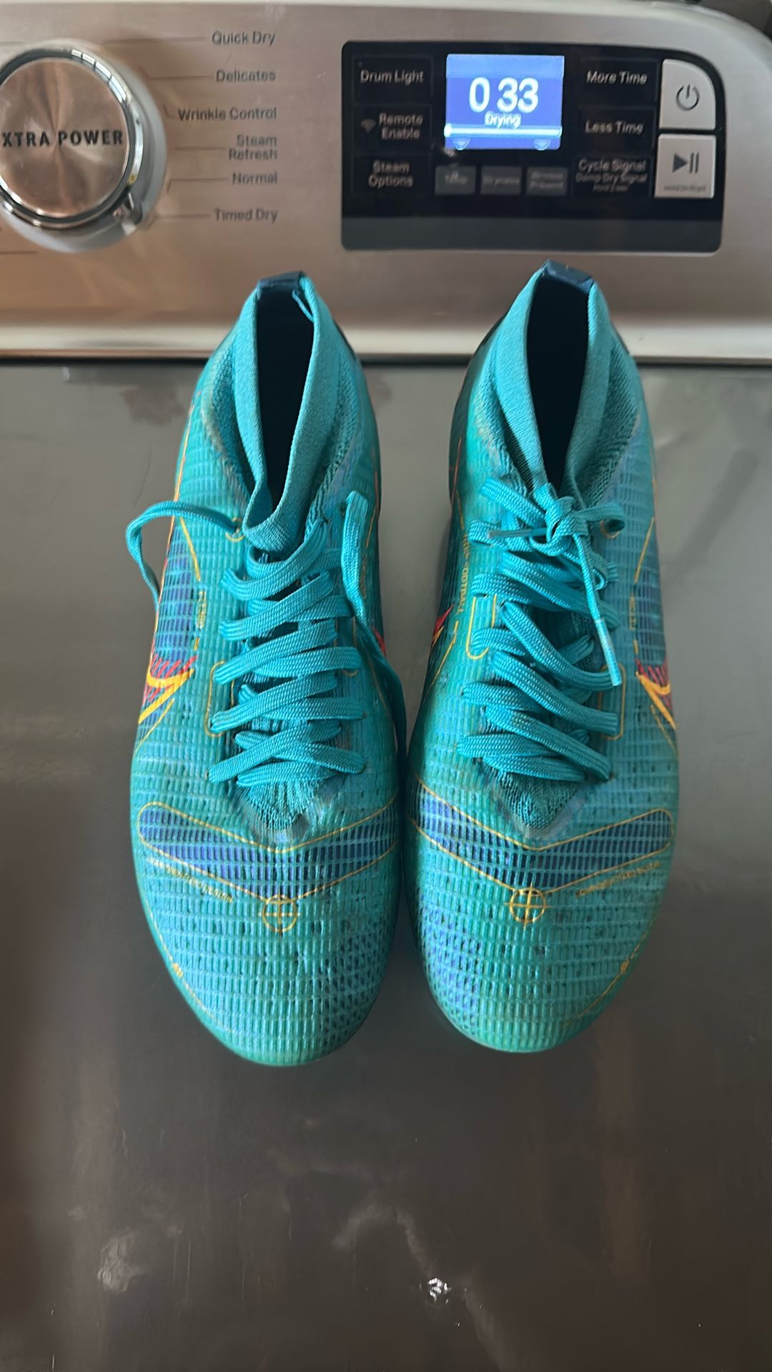 Soccer Cleats Girl Size5.6