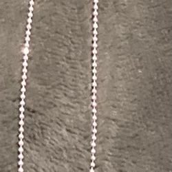 22 in.² silver chain with Vintage sterling silver miraculous metal