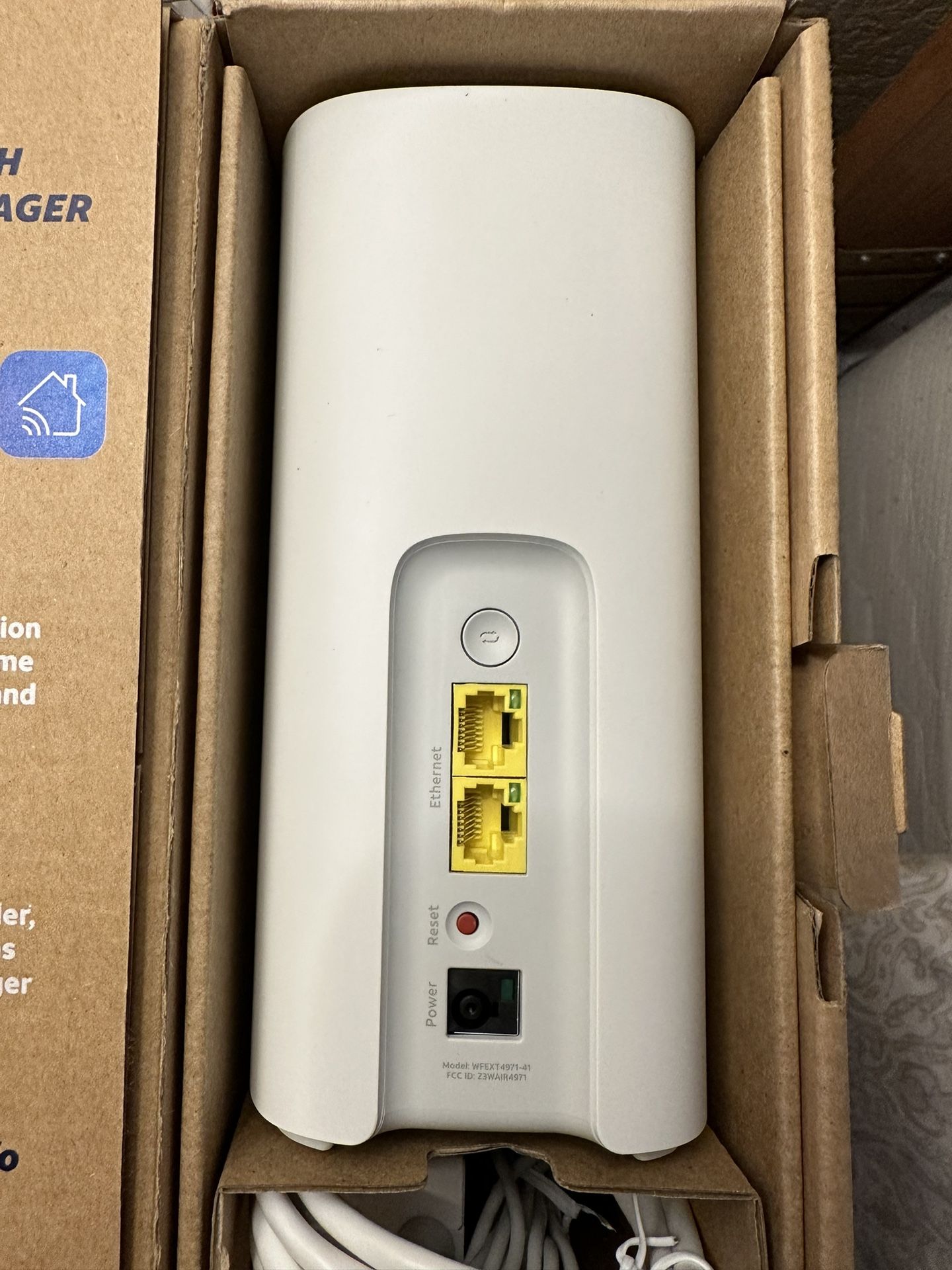 Airties AT&T Air 4971 TriBand 802.11ax WiFi 6 Smart WiFi Extender