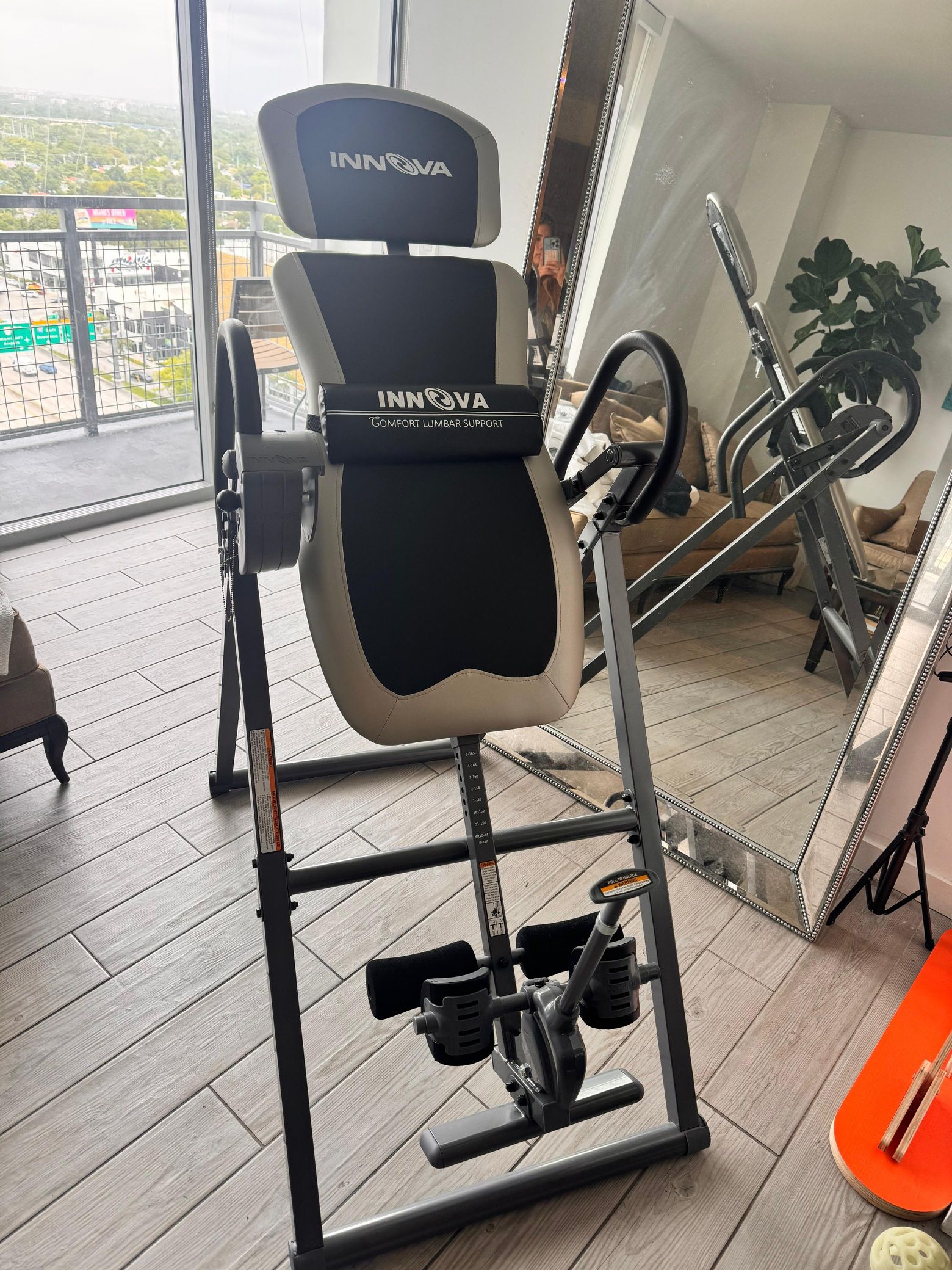 nnova ITX9600 Heavy Duty Deluxe Inversion Table
