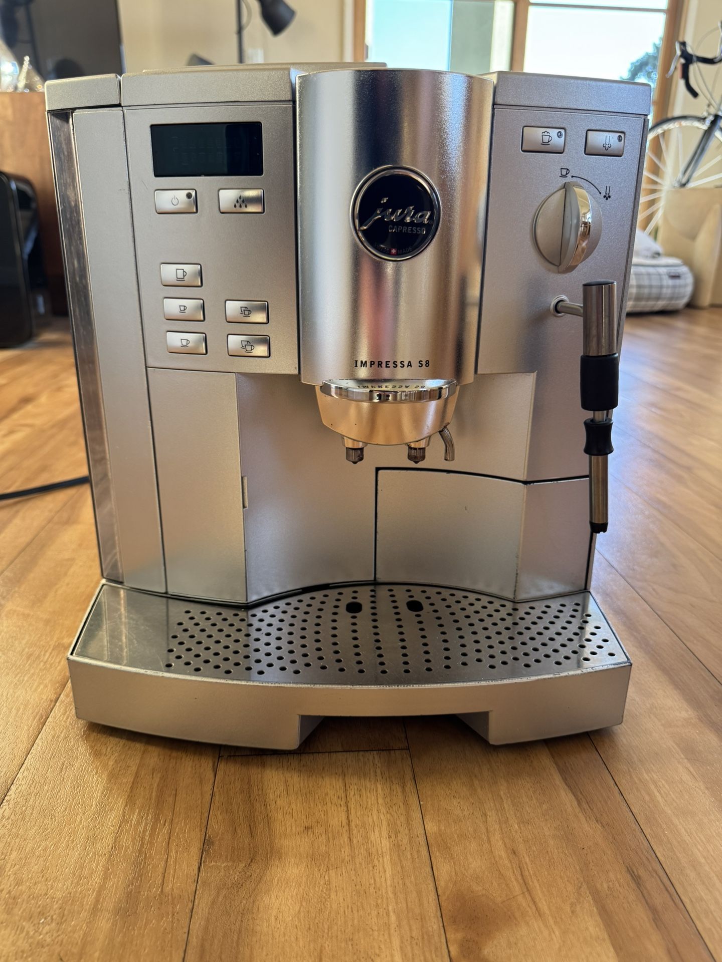 Jura Impressa S8 Espresso Machine – 2000 Model, Runs But Has Water Leak