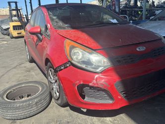 2012 Kia Rio5 LX 1.6L FWD Parts Only No Engine No Cats 