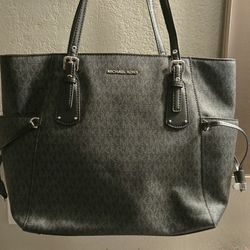 Medium Black Authentic Michael Kors Purse 