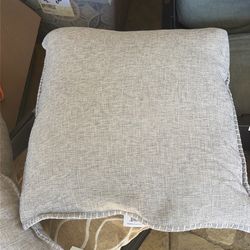 Accent sofa pillows