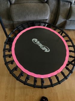 Quite rebounder mini tramp with grab bar