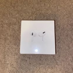 Apple Airpod Pros 1st Gen (OFFERS ACCEPTED)