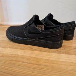 Janoski Nike SB Slip On - ALL Black- Youth Size 6