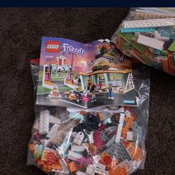 Lego friends diner set (No missing pieces)