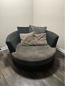 modern curved lounge chair/cuddle