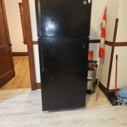 Stove And Refrigerator 