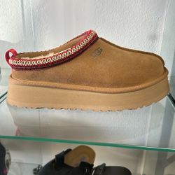 UGG SLIPPER