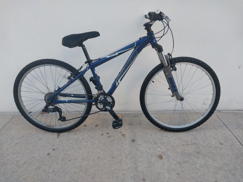 Novara Portal Front Suspension 21 Speed Mountain Bike Hardtail MTB Bicycle