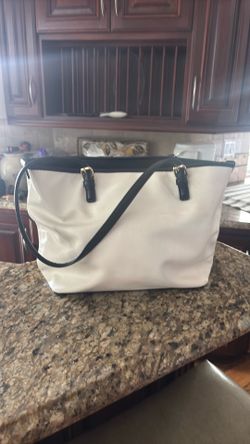 Bueno White Leather Purse