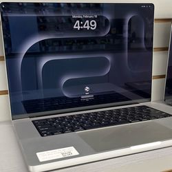 MacBook Pro 16” M1 32gb Ram 512gb SSD 