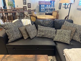 Set of 8 animal print pillows