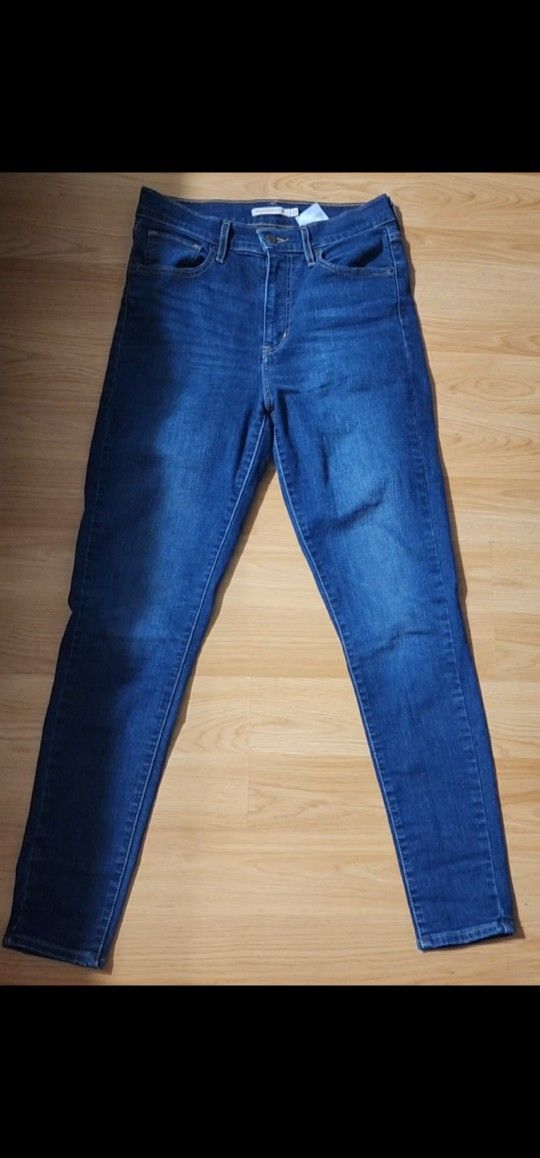 Levi Womens Jeans