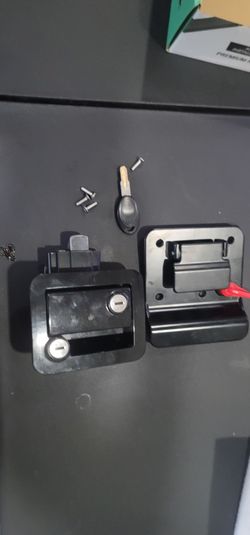 Trailer door locker