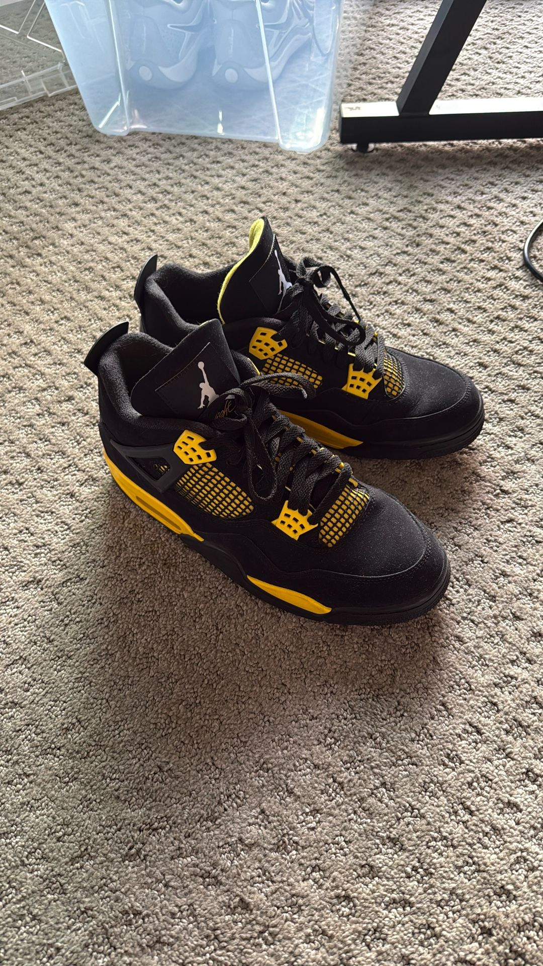 Jordan 4 Retro Thunder (2023