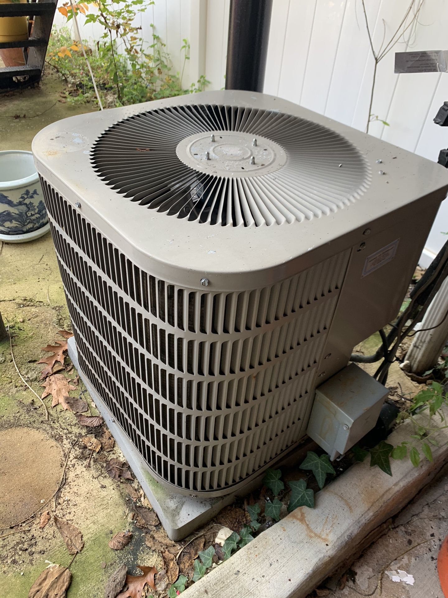 Goodman Air Conditioner Model CKL30-1G