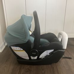 New In Box Britax Willow S Infant Car Seat & Adapter 