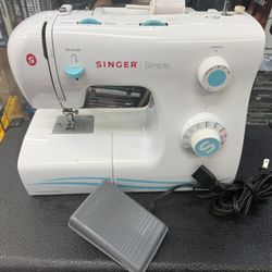 Singer 2263 Sewing Machine With Pedal 