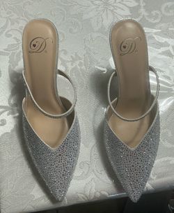 Madrag Purchased Women’s Shoes Size 7.5