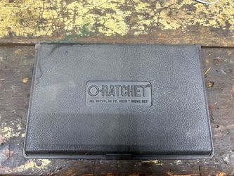 O ratchet socket set.