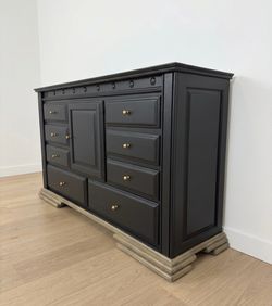 ✨ Gorgeous XL Modern Elegant Dresser ✨