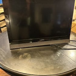 Vizio Hd TV (needs stand)