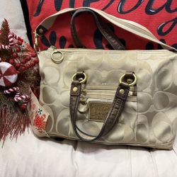 ❤️🎄Coach Tan Poppy Satchel ❤️🎄