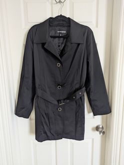Weatherproof rain jacket