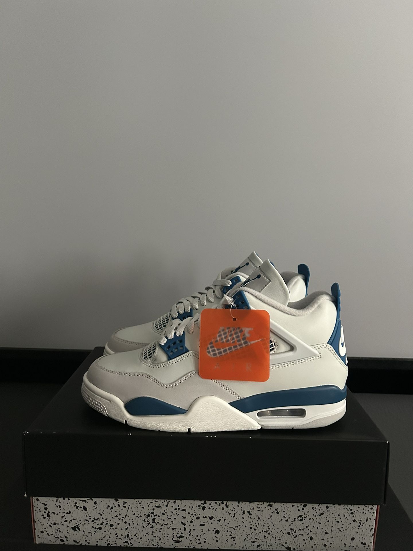 Jordan 4 (2024) Military blue Size 8 Men’s