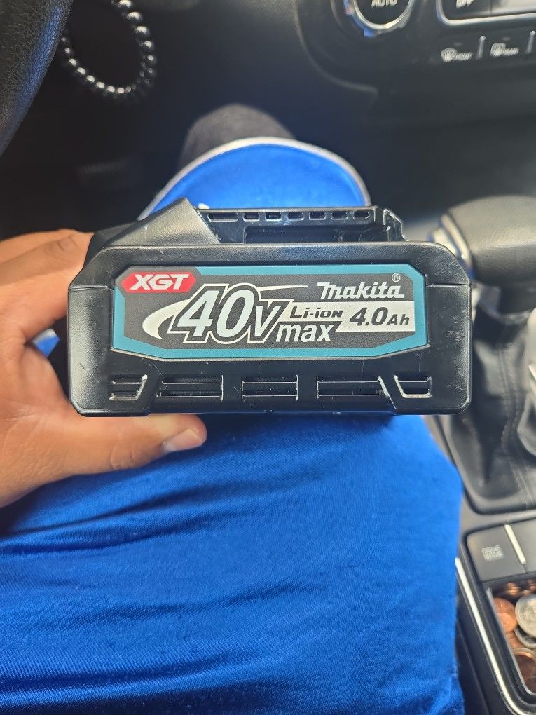 XGT 40V MAKITA 4.0Ah BATTERY
