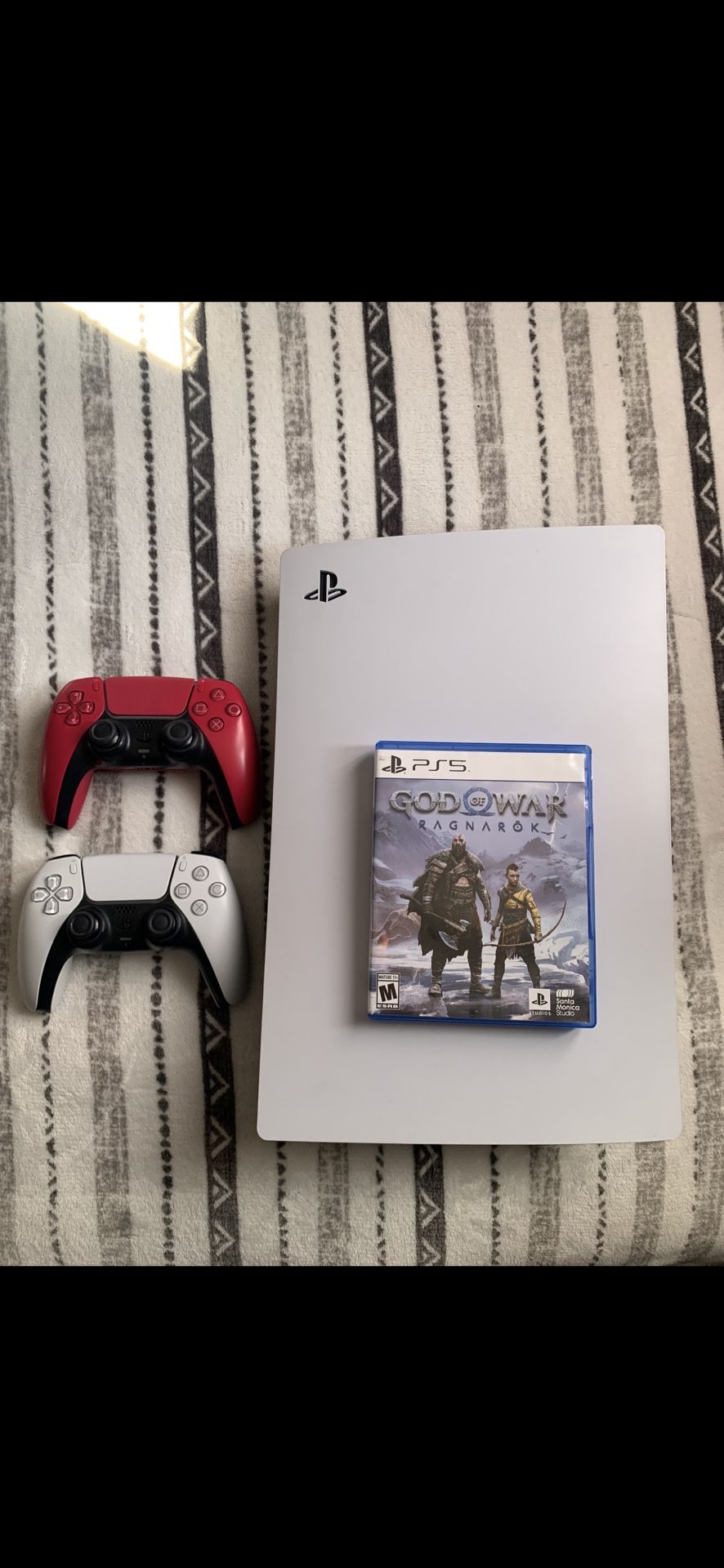 PLAYSTATION 5 1 TB W/ 2 CONTROLLERS + GOW