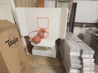 Pool basketball goal