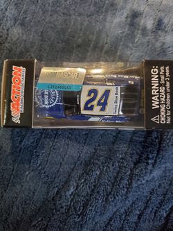 Chase Elliott #24 Kelley Blue Book 2016 Chevy Hendrick NASCAR 1/64 Die-Cast