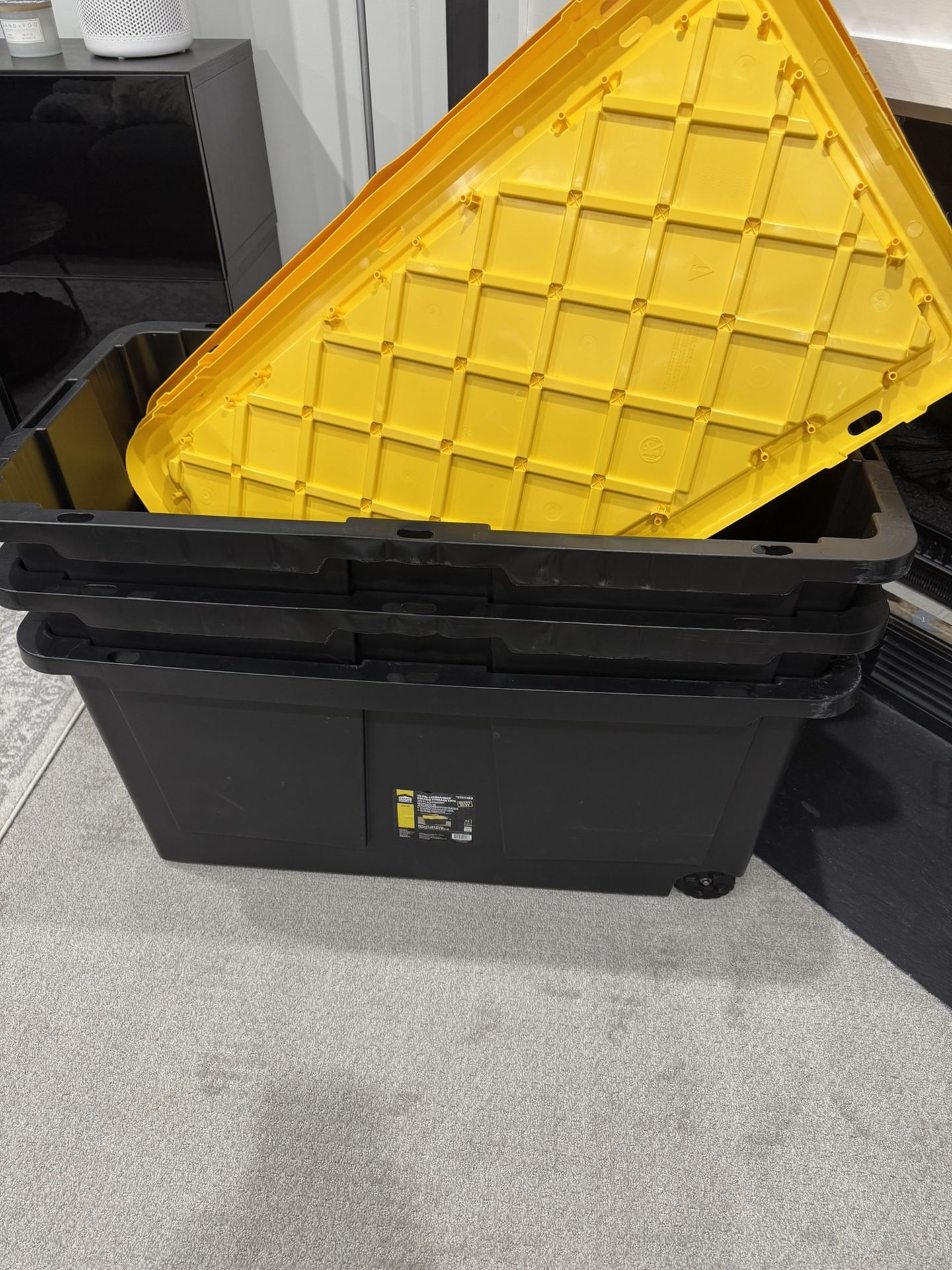 75 GAL COMMANDER ROLING STORAGE TOTE
