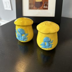 Vintage Mushroom Salt & Pepper Shakers