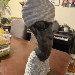 Sexy Lady Statue