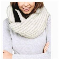DKNY
Fleece-Lined Knit Infinity Scarf