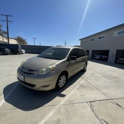 2007 Toyota Sienna 