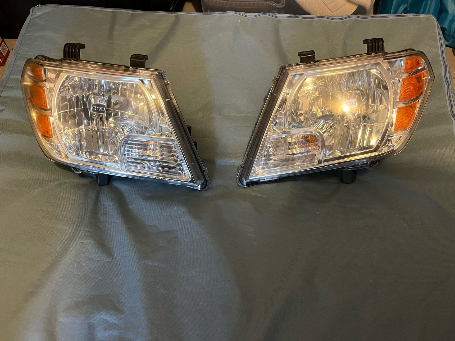 Nissan Frontier OEM Headlights (2009-2021)