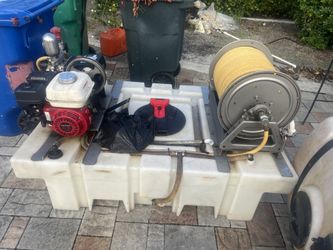 100 Gal Sprayer with honda engine great conditions