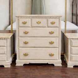 Farmhouse Dresser Set w/ Nightstands – Distressed Cream + Gold Handles – Delivery Included
